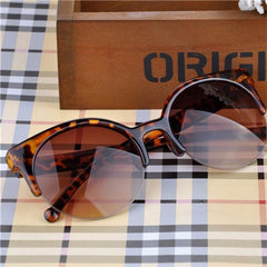 Óculos de Sol Fashion Retro - Feminino